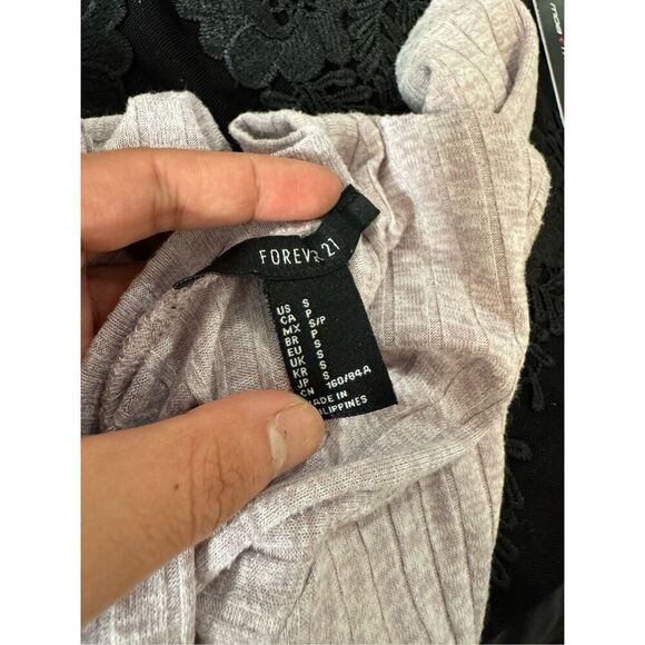 Forever 21 purple top - Picture 6 of 6